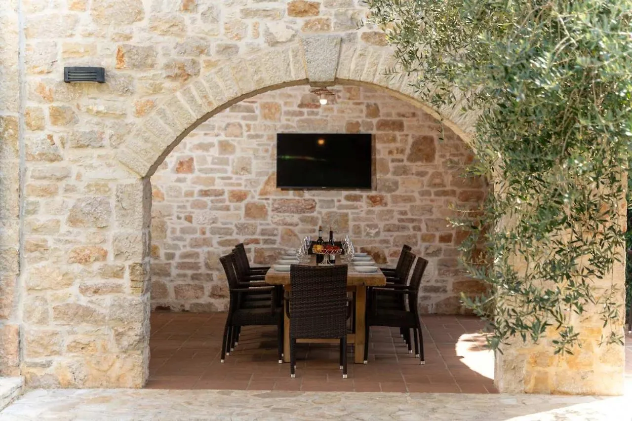 Villa Pilato Lasci Holiday home