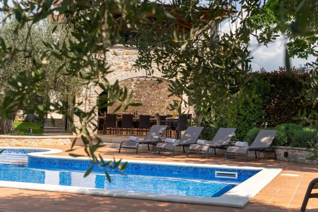 Villa Pilato Lasci 0*,  Croatia