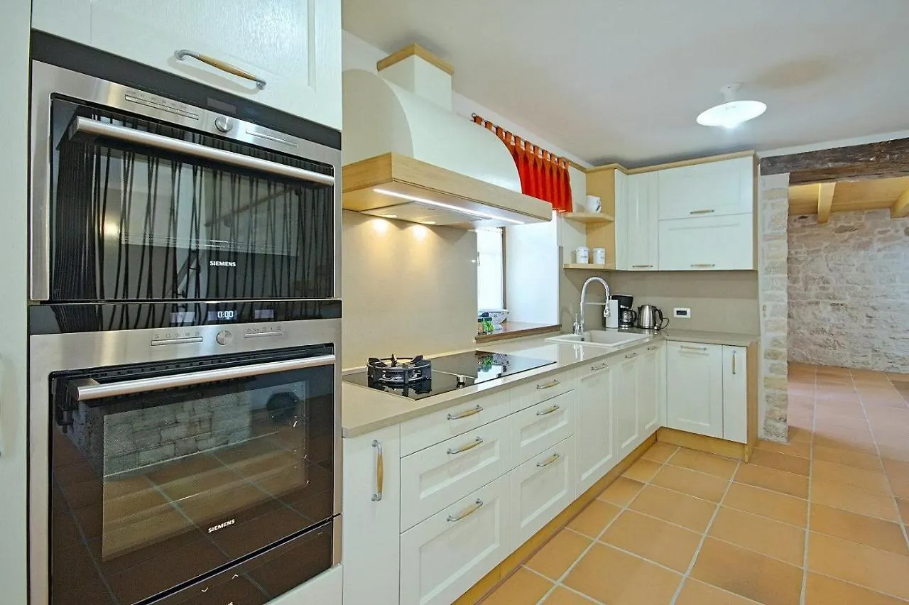 Holiday home Villa Pilato Lasci